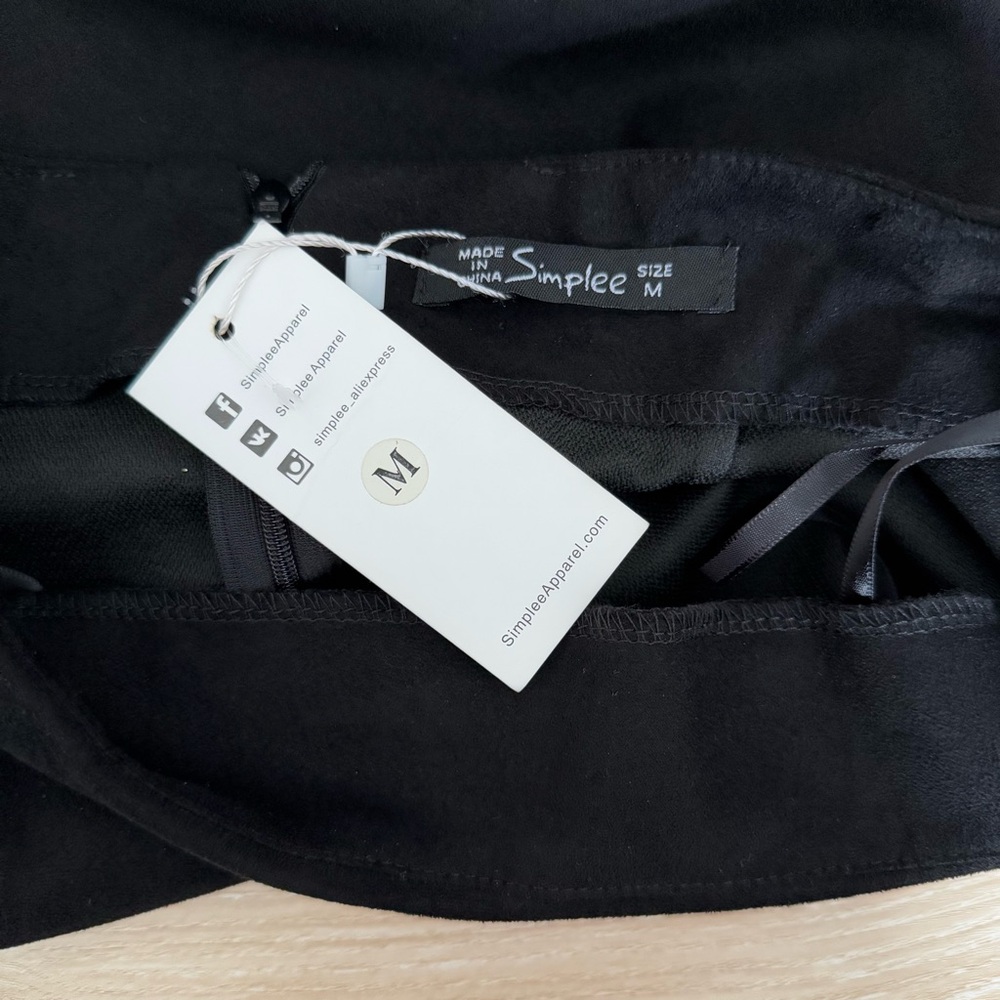 Simplee Medium NEW Black Mini Skirt Slit Cut Side Tie - Picture 5 of 10